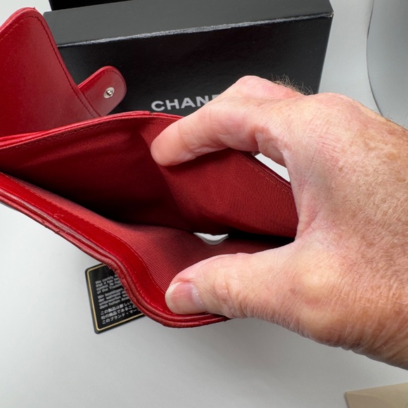 CHANEL QUILTED CAVIAR CLASSIC LONG WALLET - Picture 8 of 11